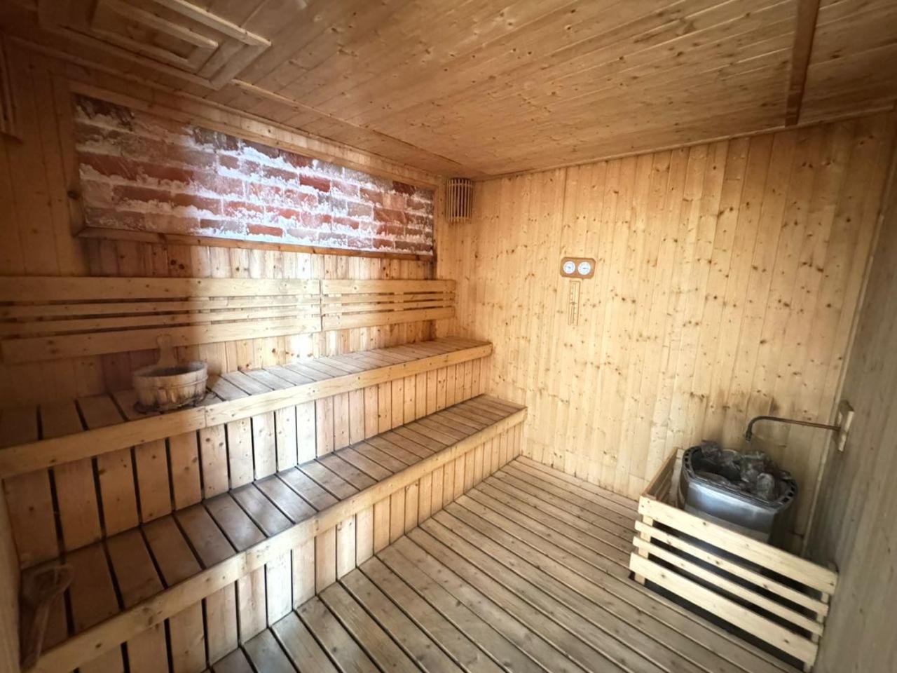 Apartment At Axon Pavilion
