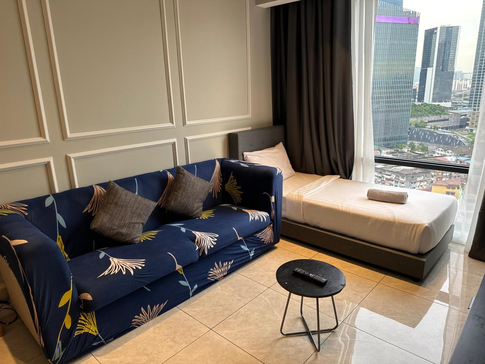 Apartment At Axon Pavilion